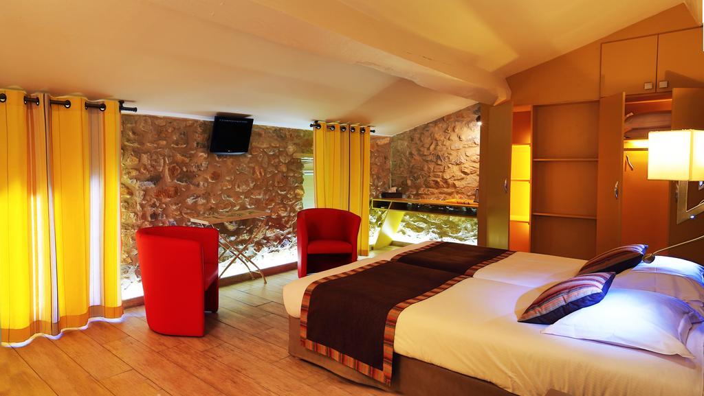 Logis Auberge Restaurant Du Vigneron Cucugnan Bagian luar foto