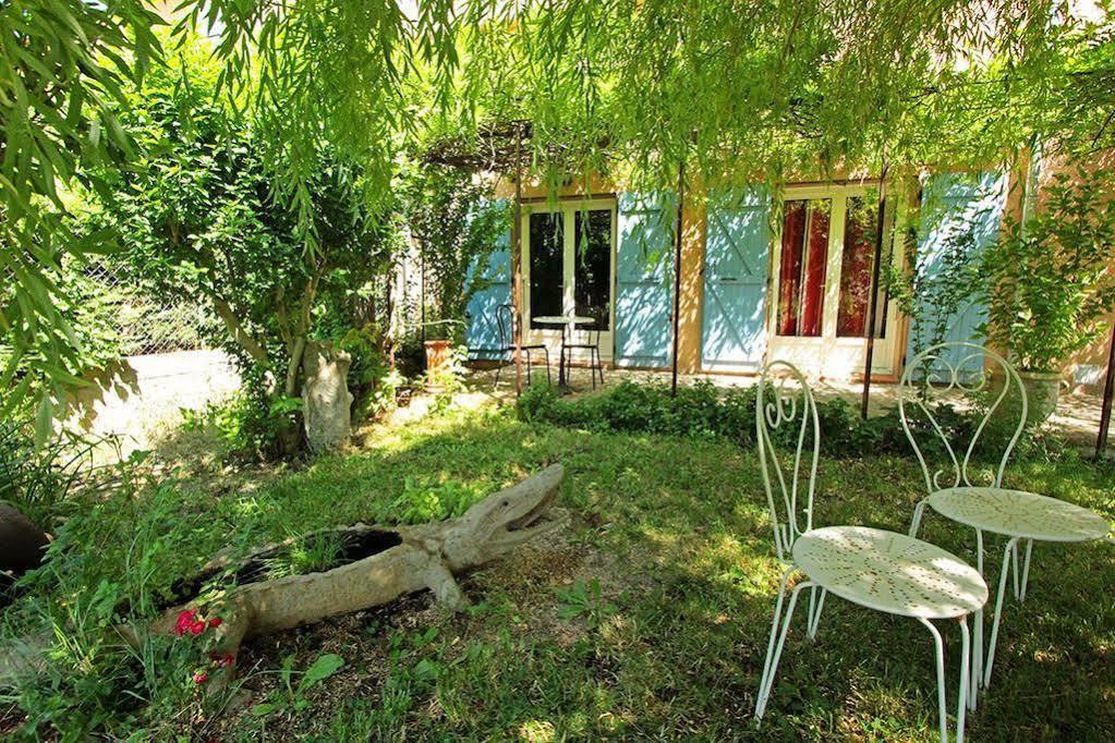 Logis Auberge Restaurant Du Vigneron Cucugnan Bagian luar foto